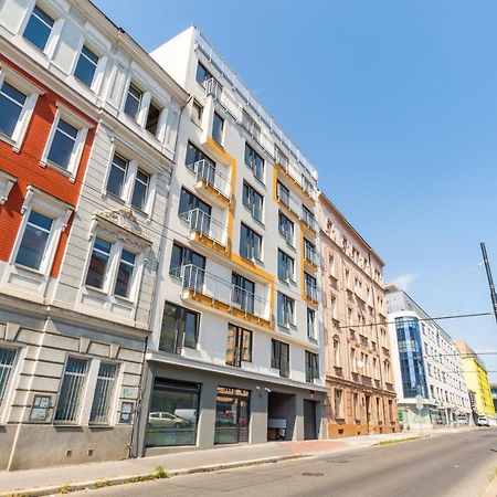Brand New Two Room Apartment #26 With Free Secure Parking Close To Center ปราก ภายนอก รูปภาพ