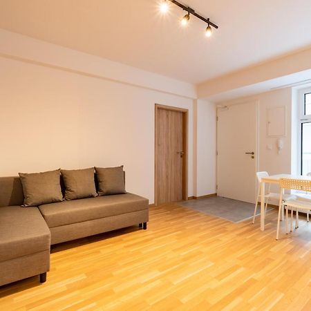 Brand New Two Room Apartment #26 With Free Secure Parking Close To Center ปราก ภายนอก รูปภาพ