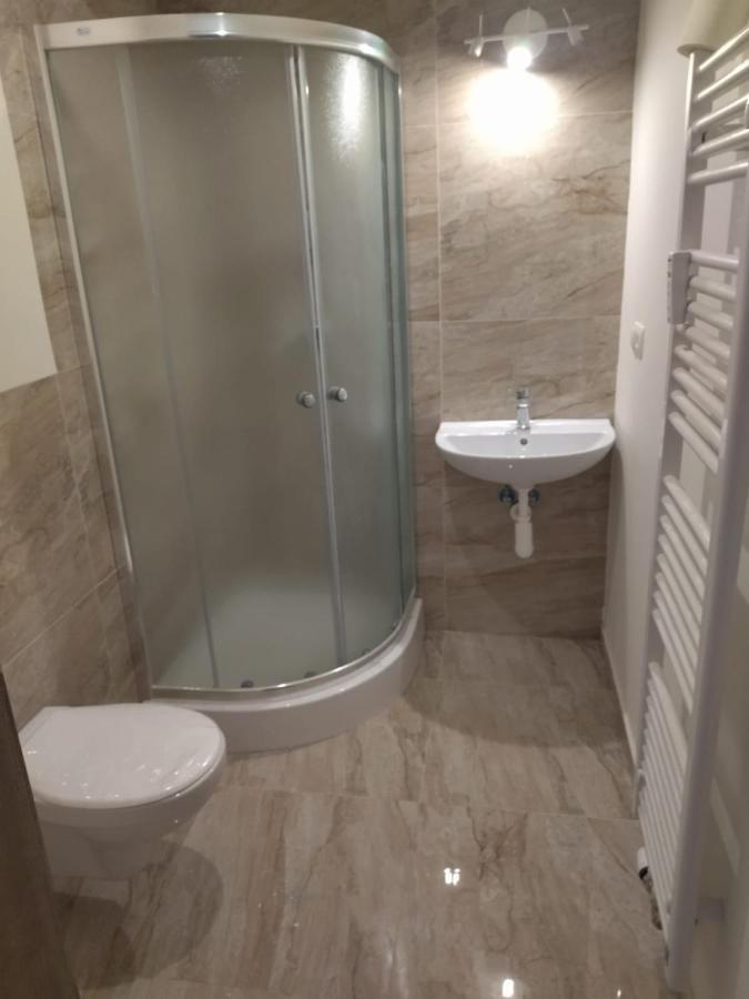 Brand New Two Room Apartment #26 With Free Secure Parking Close To Center ปราก ภายนอก รูปภาพ