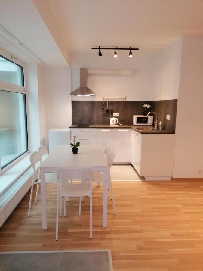 Brand New Two Room Apartment #26 With Free Secure Parking Close To Center ปราก ภายนอก รูปภาพ