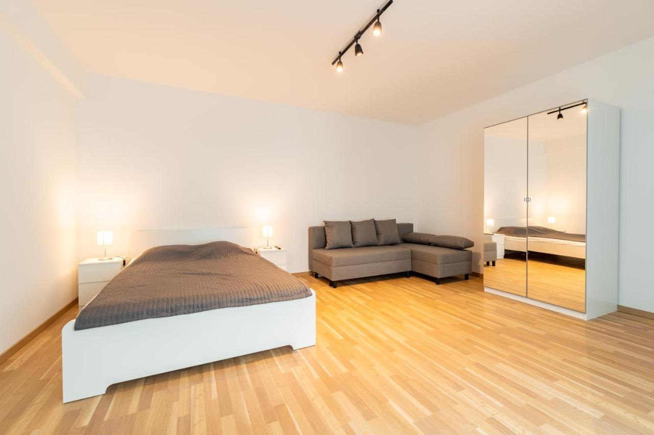 Brand New Two Room Apartment #26 With Free Secure Parking Close To Center ปราก ภายนอก รูปภาพ