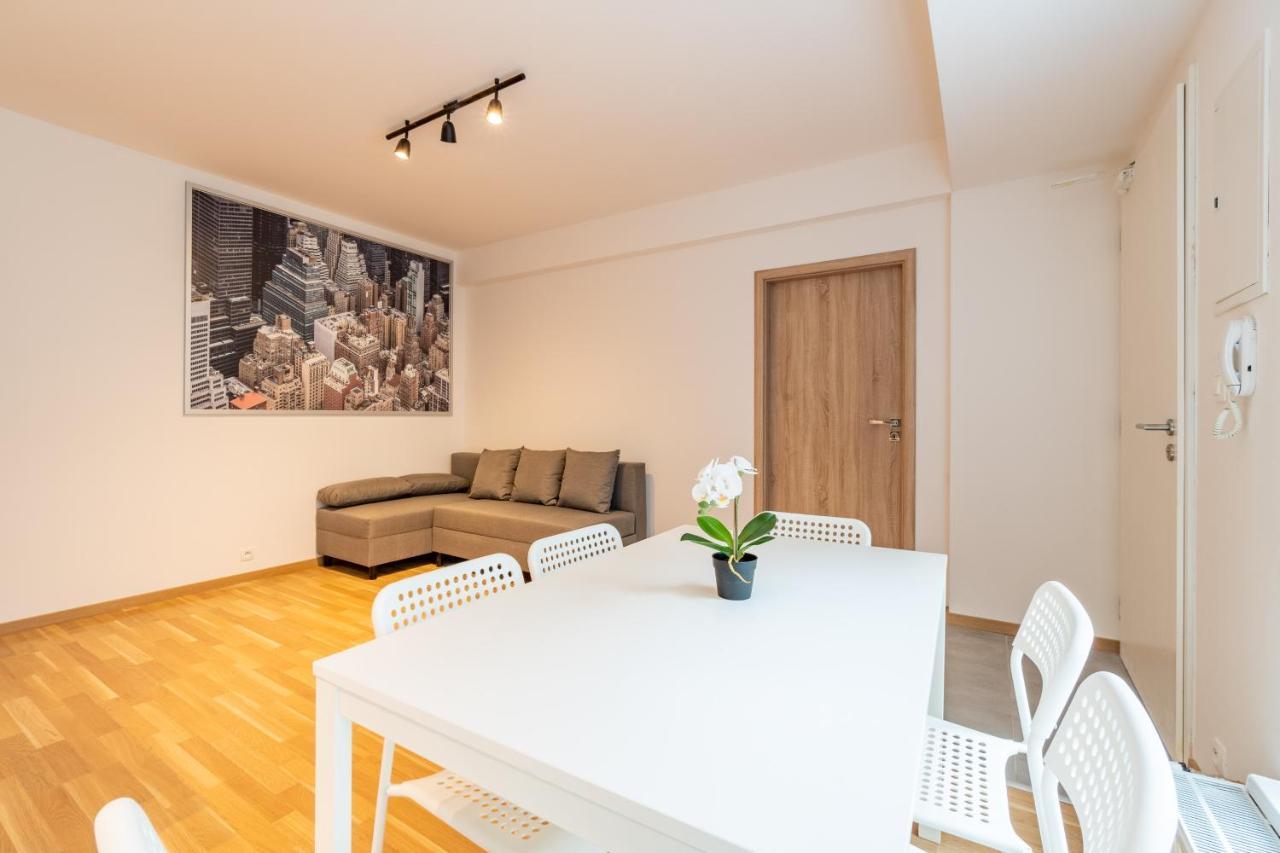 Brand New Two Room Apartment #26 With Free Secure Parking Close To Center ปราก ภายนอก รูปภาพ